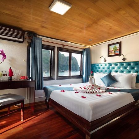 Charm Boutique Cruise Hotel Ha Long Bagian luar foto