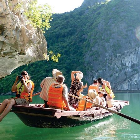Charm Boutique Cruise Hotel Ha Long Bagian luar foto