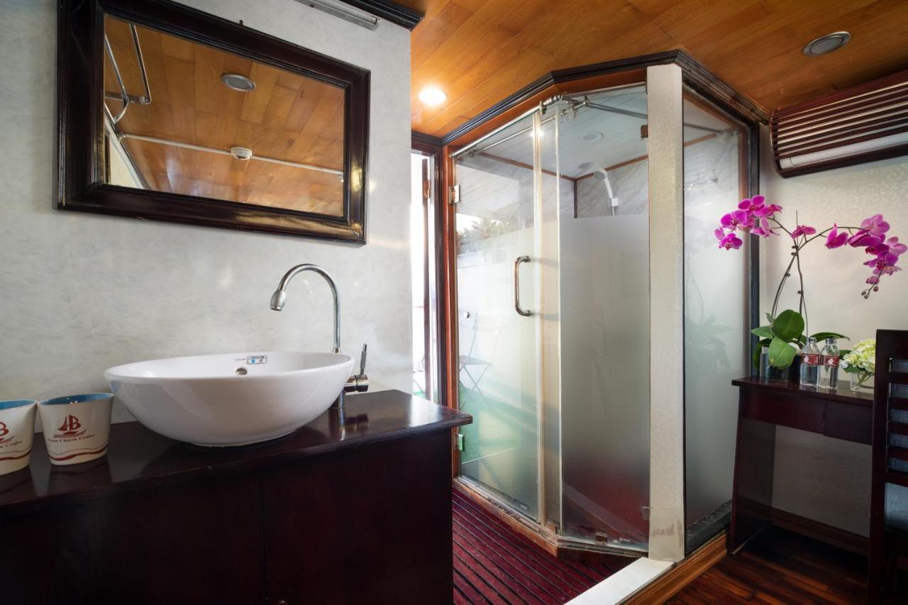 Charm Boutique Cruise Hotel Ha Long Bagian luar foto