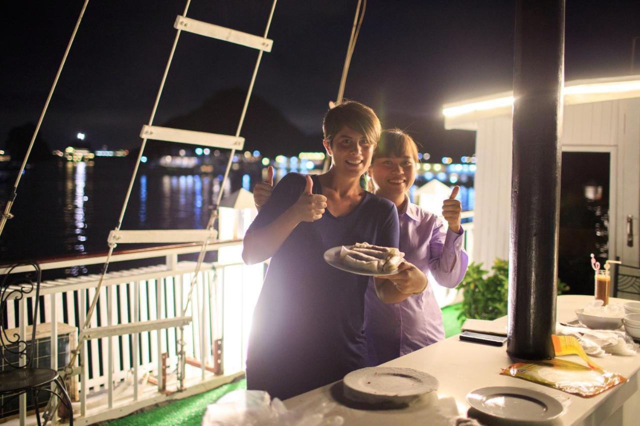 Charm Boutique Cruise Hotel Ha Long Bagian luar foto