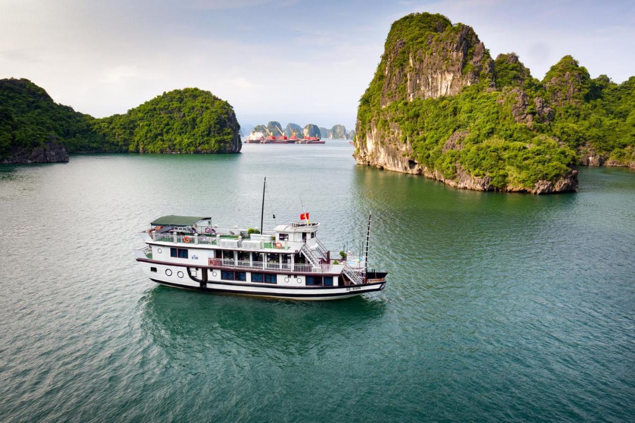 Charm Boutique Cruise Hotel Ha Long Bagian luar foto