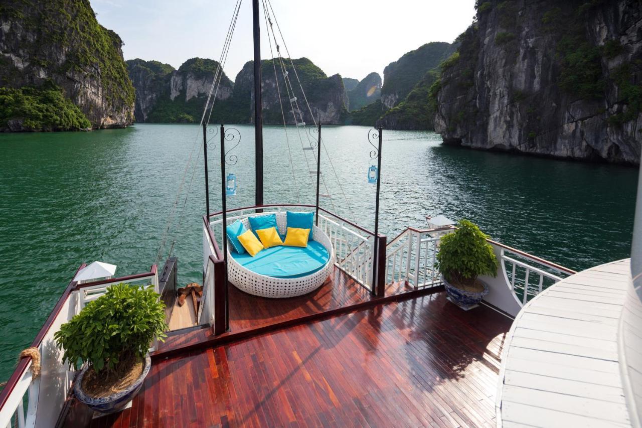 Charm Boutique Cruise Hotel Ha Long Bagian luar foto